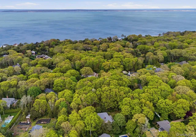 Photo 3 of Sale Pending at 29 Sheepfold Ln, East Hampton, NY 11937 | MLS# 1001129 | Listing updated on 2026-08-14