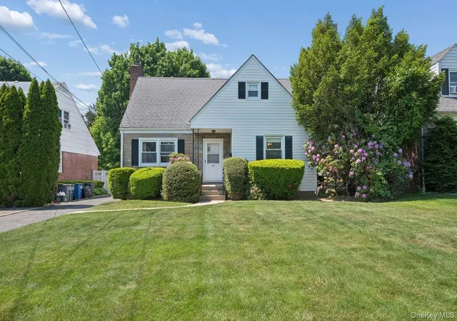Homes for sale in Eastchester, NY | 65 Lyons Rd, Eastchester, NY 10583 | MLS# 1001133