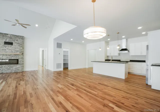 Photo 3 of Single family home for sale at 6 Roundhill Rd, Hopewell Junction, NY 12533 | MLS# 1001136 | Listing updated on 2026-08-18
