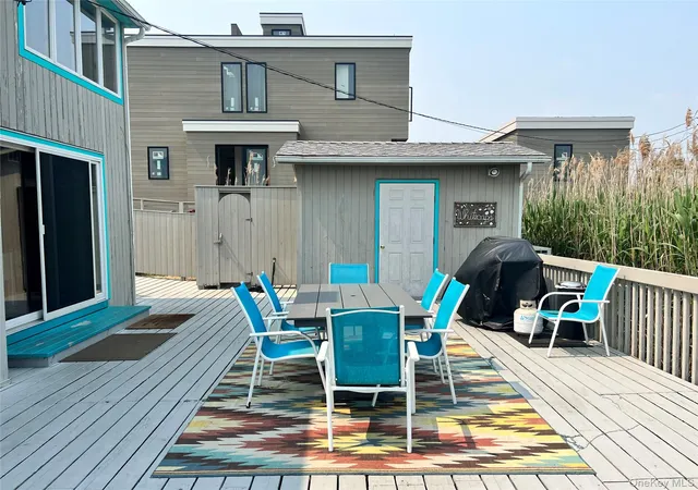 Photo 2 of Single family home for sale at 6 Atlantic Ave, Islip, NY 11770 | MLS# 1001150 | Listing updated on 2026-08-23