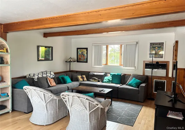 Photo 3 of Single family home for sale at 6 Atlantic Ave, Islip, NY 11770 | MLS# 1001150 | Listing updated on 2026-08-23