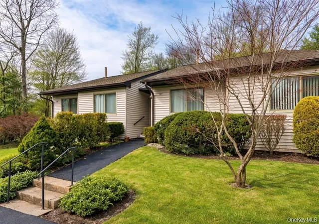 Homes for sale in Yorktown, NY | 113 Village Rd #B, Yorktown, NY 10598 | MLS# 1001180