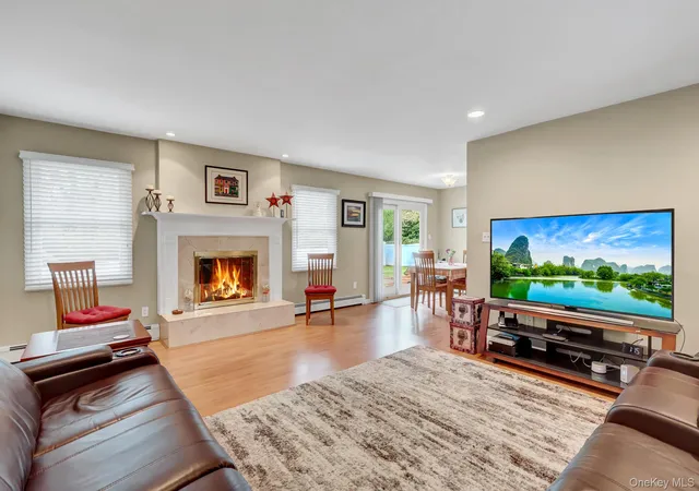 4th image of 32 Strathmore Village Dr, South Setauket, NY 11720 | MLS# 1001190