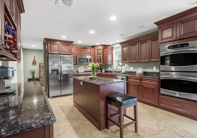 Photo 3 of Sale Pending at 2 Seaview Ledge, Brookhaven, NY 11786 | MLS# 1001191 | Listing updated on 2026-08-28
