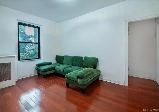 4th image of 21-77 33Rd St, New York, NY 11105