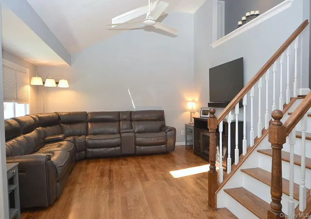 3rd image of 19 Viceroy Pl, Port Jefferson Station, NY 11776 | MLS# 1001199