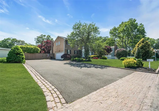4th image of 18 Ron Ct, Smithtown, NY 11725 | MLS# 1001202