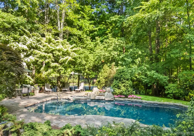 Homes for sale in Pound Ridge, NY | 17 Eastwoods Rd, Pound Ridge, NY 10576 | MLS# 1001204