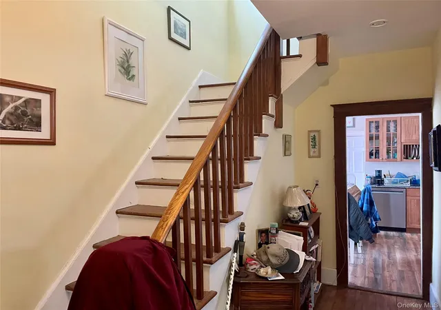Homes for sale in New York, NY | 141 Fisher Ave, New York, NY 10307 | MLS# 1001236