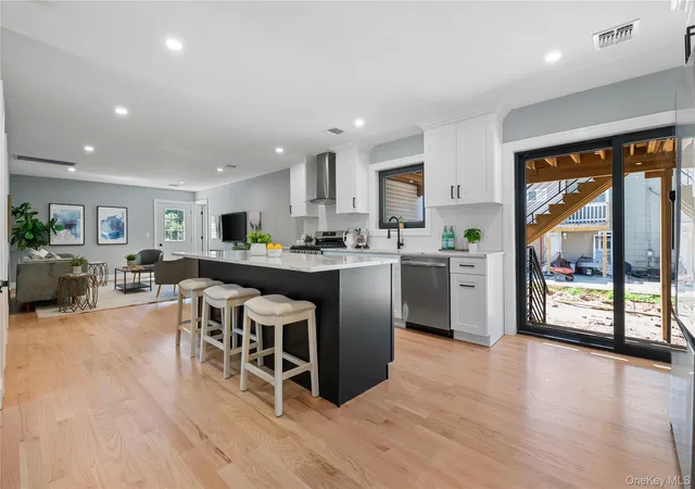 3rd image of 845 Islip Ave, Central Islip, NY 11722 | MLS# 1001251