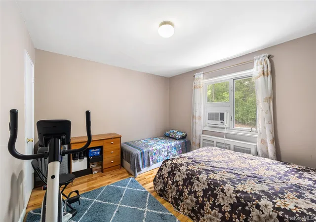 Listing Photo 2 - Condo for sale in building located at 225-08 Stronghurst Ave, New York, NY 11427