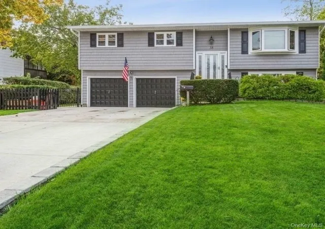 Photo 1 of Sale Pending at 58 Oakridge Dr, Islip, NY 11706 | MLS# 1001272 | Listing updated on 2026-09-17