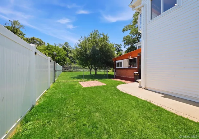 Photo 3 of Sale Pending at 58 Oakridge Dr, Islip, NY 11706 | MLS# 1001272 | Listing updated on 2026-09-17