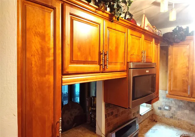 4th image of 400 Cozine Ave, New York, NY 11207