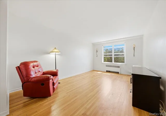 Listing Photo 2 - Condo for sale in building located at 2080 Barnes Ave, New York City, NY 10462 - Unit #3B
