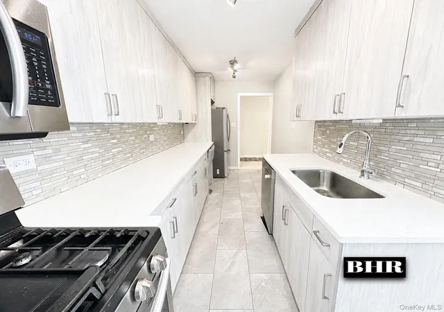 Photo 4 of House for sale at 2461 E 29th Street #1F, Brooklyn, NY 11235 | MLS# 1001291 | Listing updated on 2026-05-19