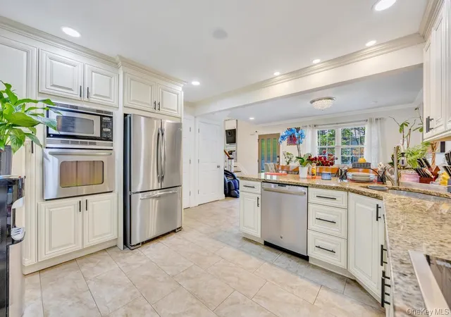 4th image of 55 Prospect Ave, Brentwood, NY 11717 | MLS# 1001294