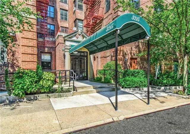 House for sale at 3215 Netherland Ave #4E, Bronx, NY 10463 | MLS# 1001326 | Listing updated on 2026-09-14