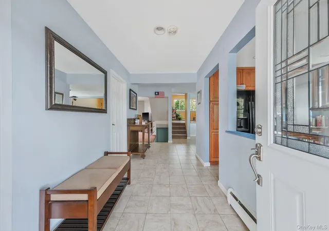 3rd image of 10 Magellan Ave, Smithtown, NY 11754 | MLS# 1001333
