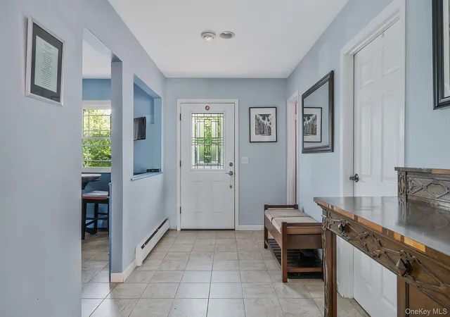 4th image of 10 Magellan Ave, Smithtown, NY 11754 | MLS# 1001333