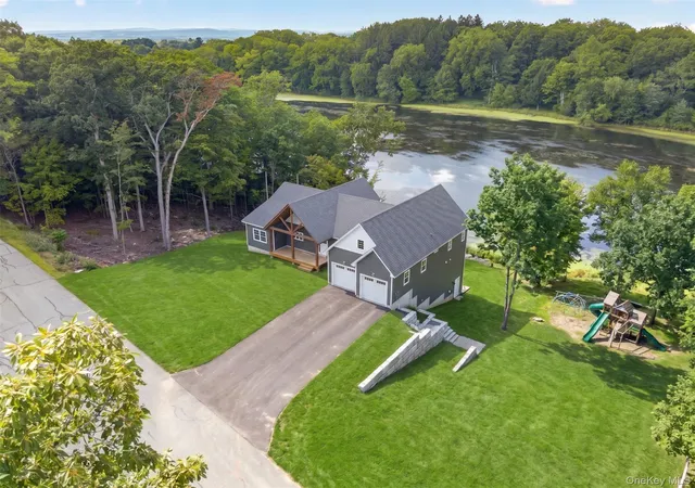 Photo 2 of Single family home for sale at 86 Shore Blvd, Slate Hill, NY 10973 | MLS# 1001350 | Listing updated on 2026-10-06