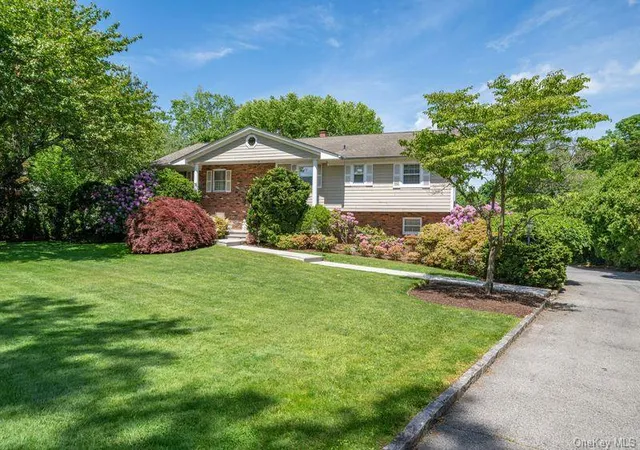 3rd image of 40 Hanson Ln, New Rochelle, NY 10804 | MLS# 1001374