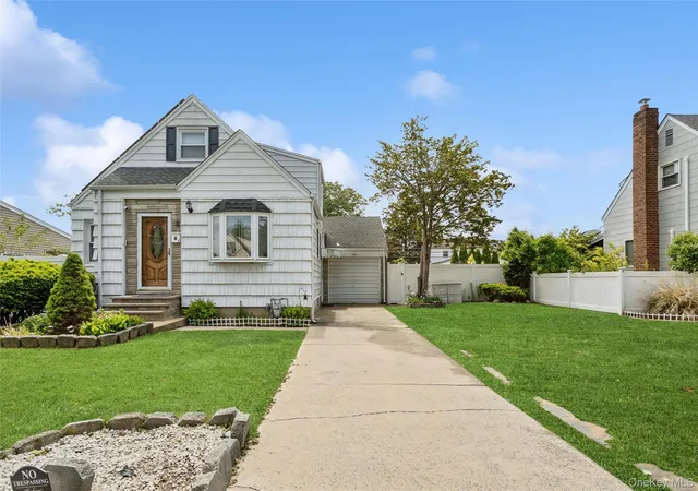 2nd image of 8 Cedarlawn Blvd, Hempstead, NY 11580 | MLS# 1001392