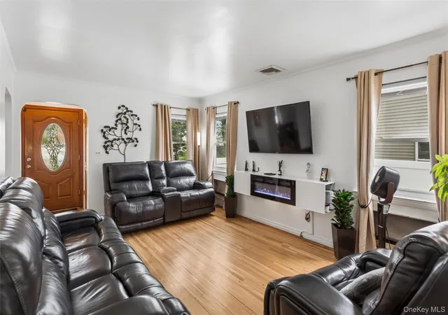 5th image of 8 Cedarlawn Blvd, Hempstead, NY 11580 | MLS# 1001392