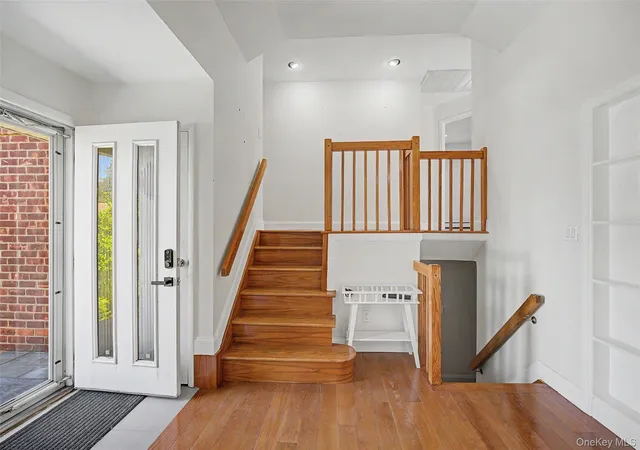 Photo 2 of Single family home for sale at 15 Hillvale Rd, Oyster Bay, NY 11791 | MLS# 1001415 | Listing updated on 2026-09-06