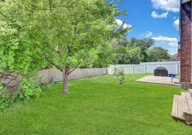 29th image of 86 Paris Ct, West Islip, NY 11795 | MLS# 1001416