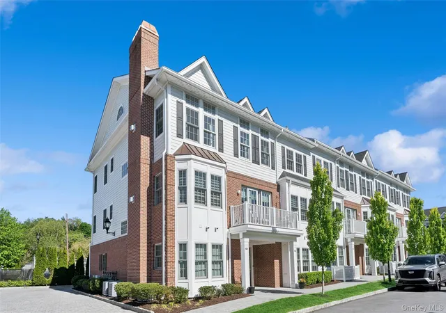 Photo 2 of Condo for sale at 1001 Mill Crk N, Roslyn, NY 11576 | MLS# 1001422 | Listing updated on 2026-07-21