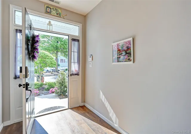 Homes for sale in Clarkstown, NY | 131 Mdw Ln, Clarkstown, NY 10954