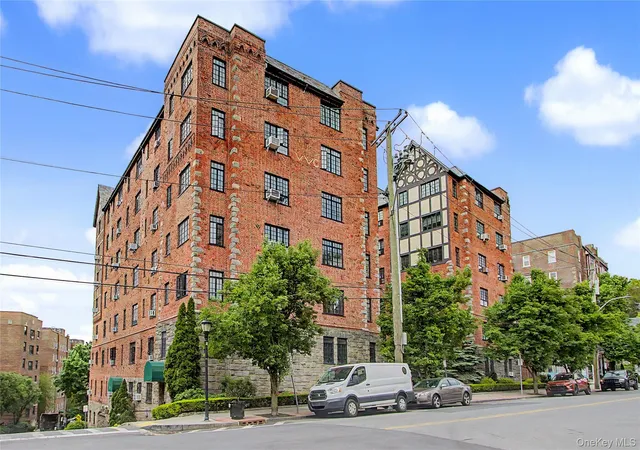 5th image of 45 Pondfield Rd #LL2, Bronxville, NY 10708 | MLS# 1001449