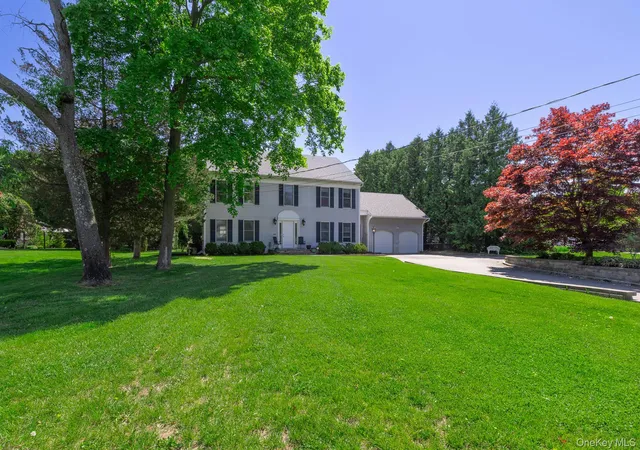 2nd image of 41 Astor Ave, Smithtown, NY 11780 | MLS# 1001456