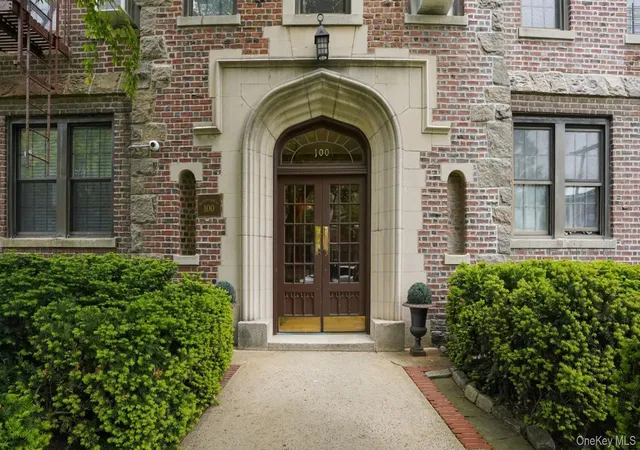 Homes for sale in Eastchester, NY | 100 Parkway #5D, Eastchester, NY 10708 | MLS# 1001493
