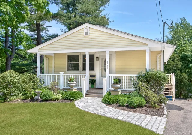 Homes for sale in Mount Kisco, NY | 121 Parkview Pl, Mount Kisco, NY 10549 | MLS# 1001537