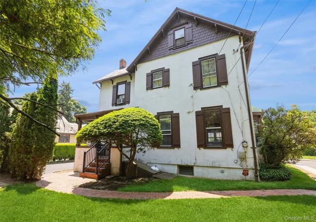 20th image of 17 Crampton Ave, North Hempstead, NY 11023 | MLS# 1001565