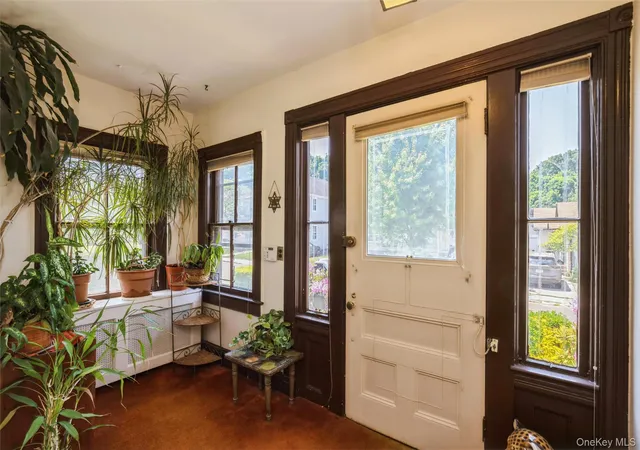 4th image of 17 Crampton Ave, North Hempstead, NY 11023 | MLS# 1001565