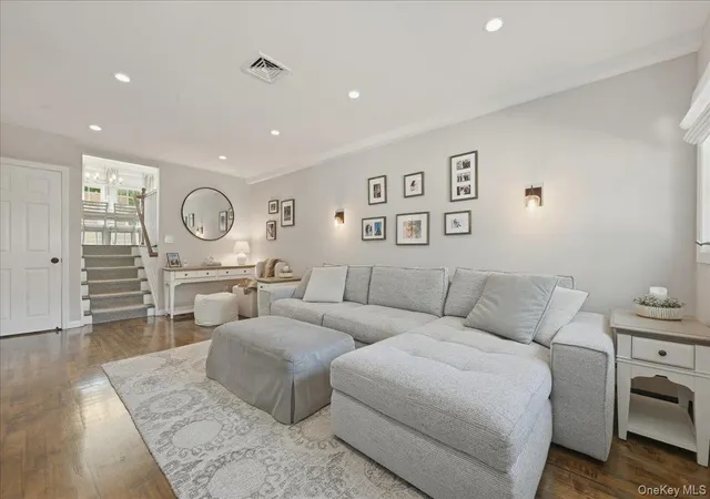 2nd image of 1924 Carroll Ave, Hempstead, NY 11566 | MLS# 1001570