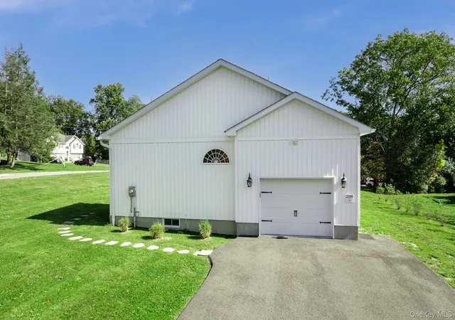 4th image of 200 Sunset Dr, East Fishkill, NY 12590 | MLS# 1001583