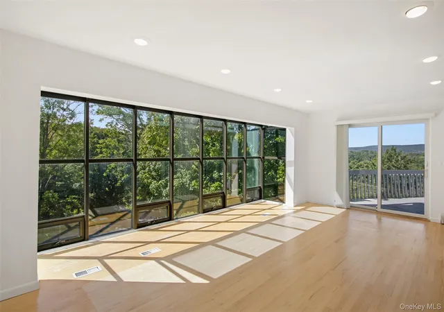 Photo 3 of Single family home for sale at 15 Deer Pond Dr, Warwick, NY 10990 | MLS# 1001590 | Listing updated on 2026-09-26