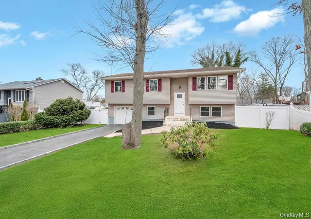 3rd image of 339 Avenue B, Brookhaven, NY 11779 | MLS# 1001621