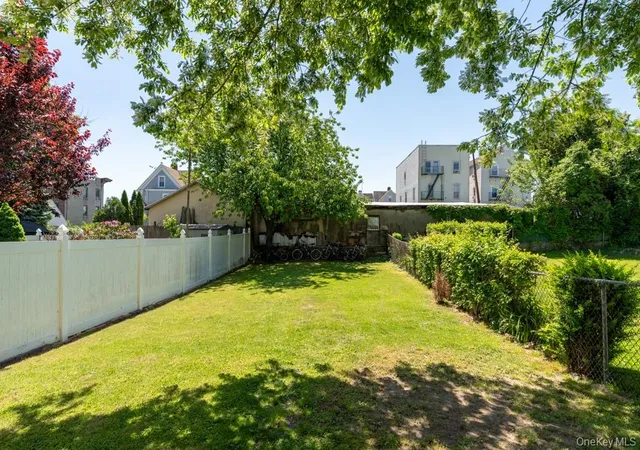 3rd image of 304 Lockwood Ave, New Rochelle, NY 10801 | MLS# 1001625