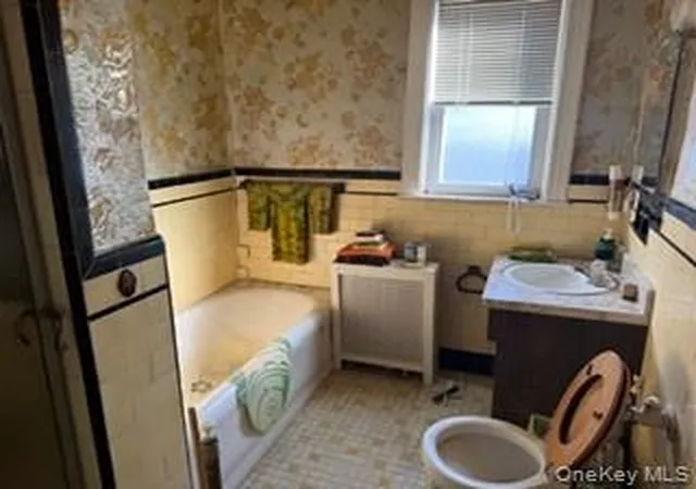 4th image of 6333 83Rd St, Middle Village, NY 11379 | MLS# 1001628