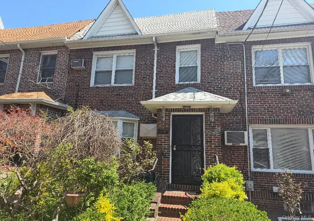 10th image of 6333 83rd St, Middle Village, NY 11379 | MLS# 1001628