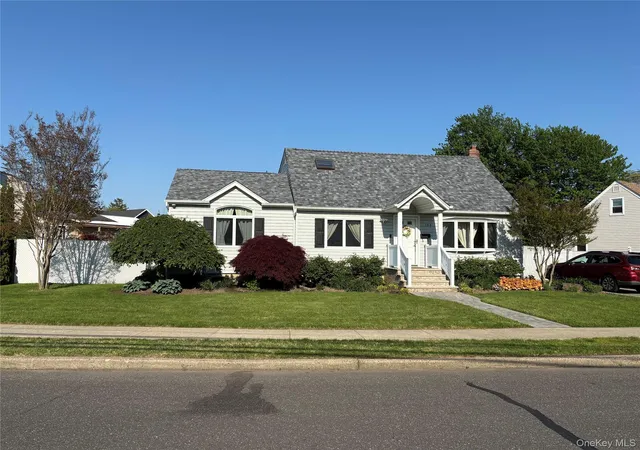 1st image of 104 Phyllis Dr, Lindenhurst, NY 11757 | MLS# 1001659