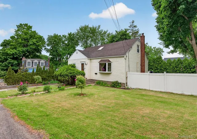3rd image of 36 Heatherdell Rd, Ardsley, NY 10502 | MLS# 1001670