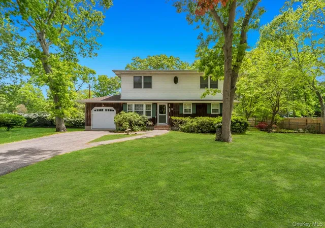 Photo 3 of Sale Pending at 5 Peekskill Ave, Brookhaven, NY 11772 | MLS# 1001689 | Listing updated on 2026-06-06