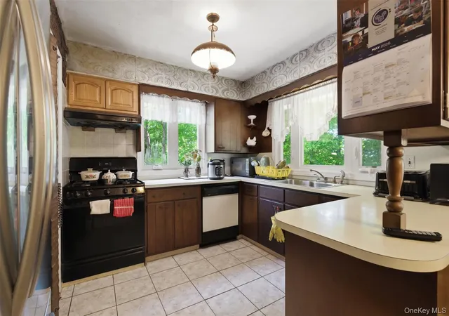 Photo 5 of Sale Pending at 2 Mallard Dr, West Nyack, NY 10994 | MLS# 1001708 | Listing updated on 2026-06-18