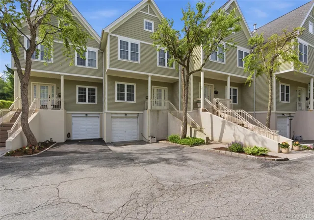 Homes for sale in New Rochelle, NY | 83 Kings Hwy #7, New Rochelle, NY 10801 | MLS# 1001746